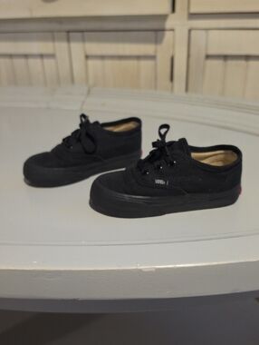 VANS Toddler Black Canvas Lace-Up Sneakers Size 8.